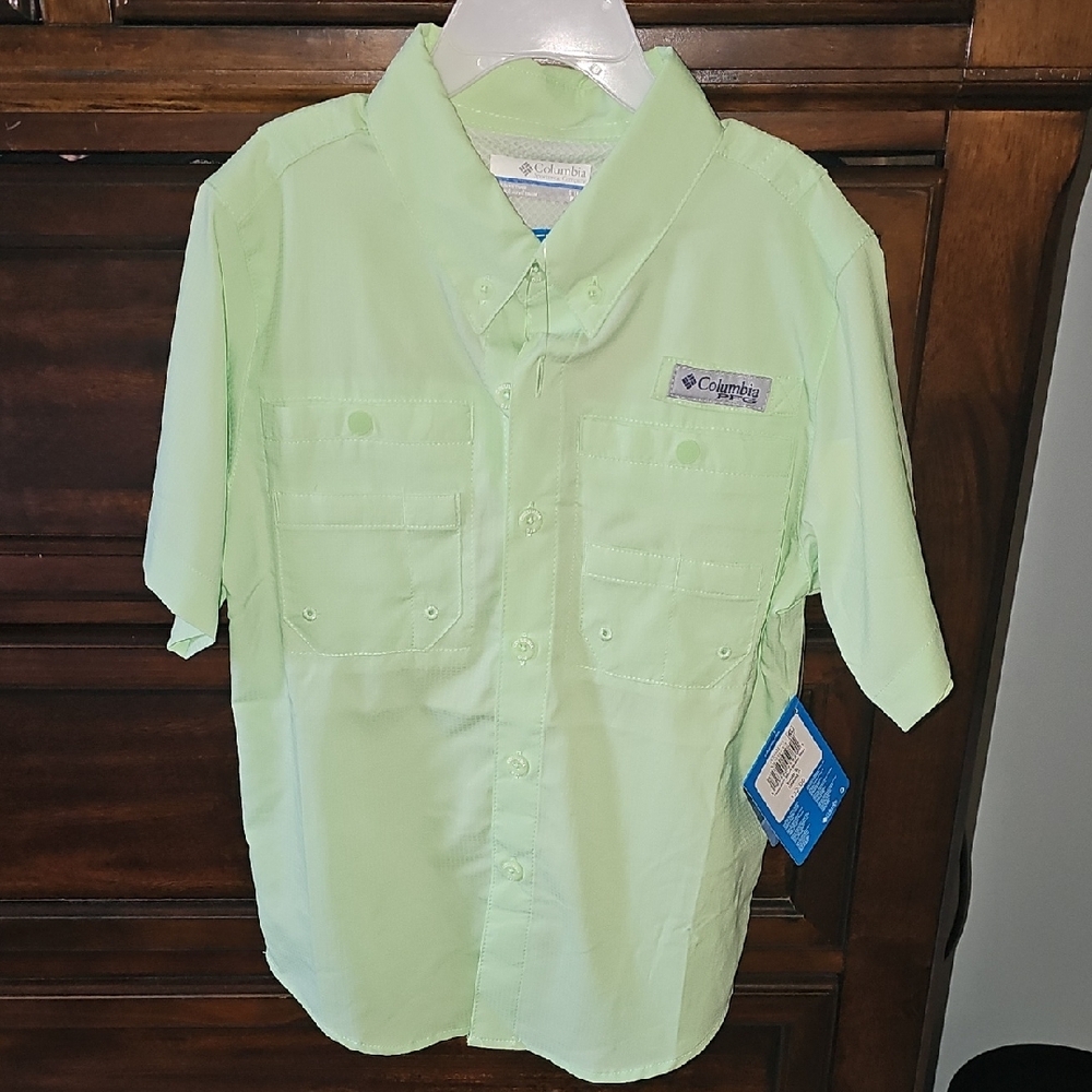 Columbia Green Button Down Shirt for Outdoor Adventures